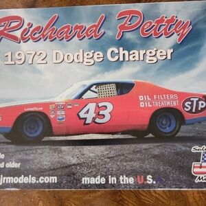 Richard Petty 1972 Dodge Charger Car Kit